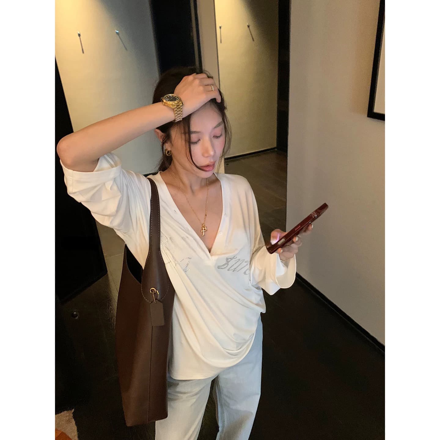 원본 것 알파벳 핫픽스 V넥 루즈핏 긴팔 자외선 차단 티셔츠 이미지 4