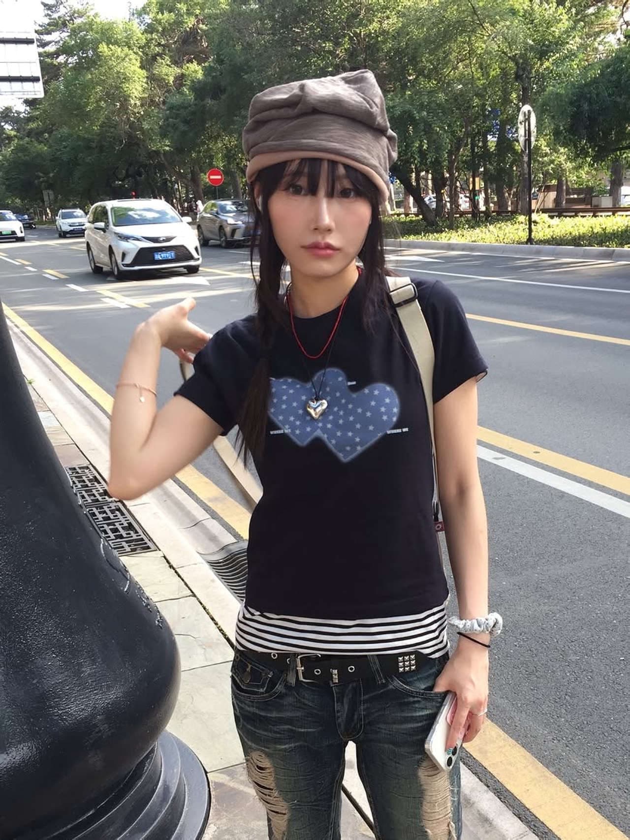 아메리칸 레트로 긍정적 인 어깨 라운드 넥 프린트 반팔 티셔츠 이미지 3