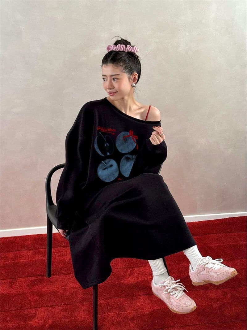 아메리칸 레트로 핫걸 비스듬한 어깨 프린트 루즈핏 후드티 상세 이미지 3