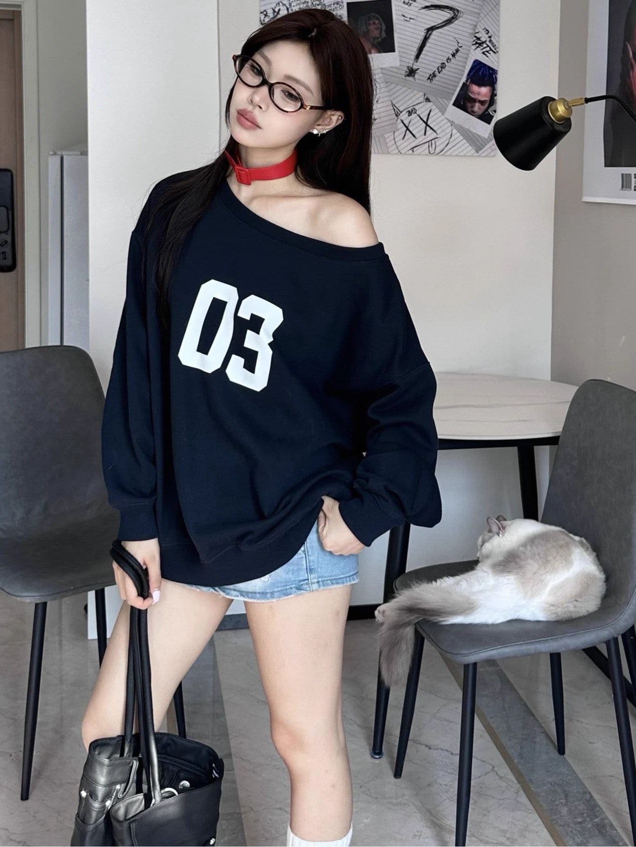 아메리칸 레트로 프린트 비스듬한 어깨 후드티 여성 가을 겨울 루즈핏 맨위 이미지 4