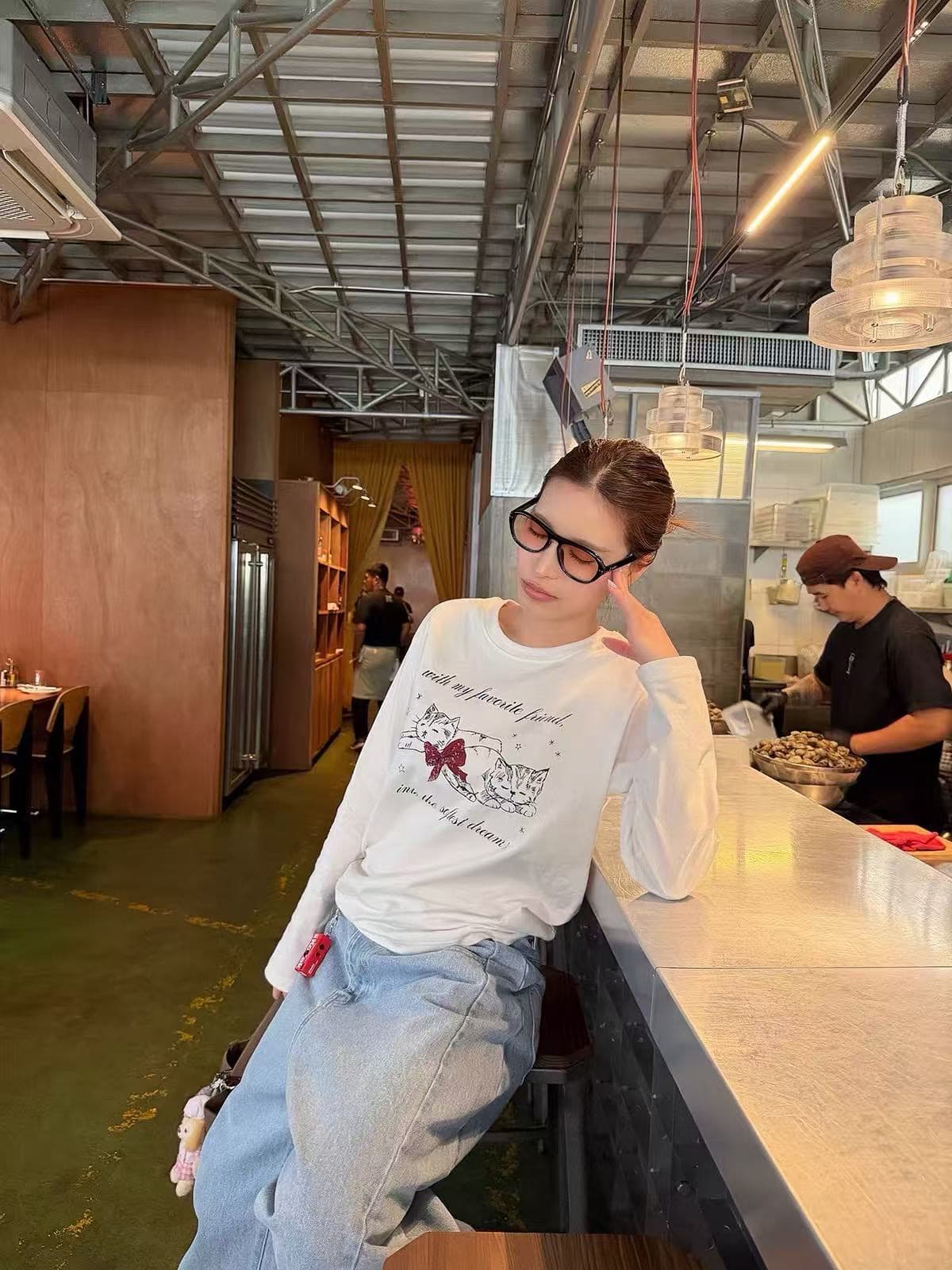 높은 품질 순면 200그램 21 빗질하다 정밀 프린트 가을 루즈핏 긴팔 티셔츠 여성 이미지 3