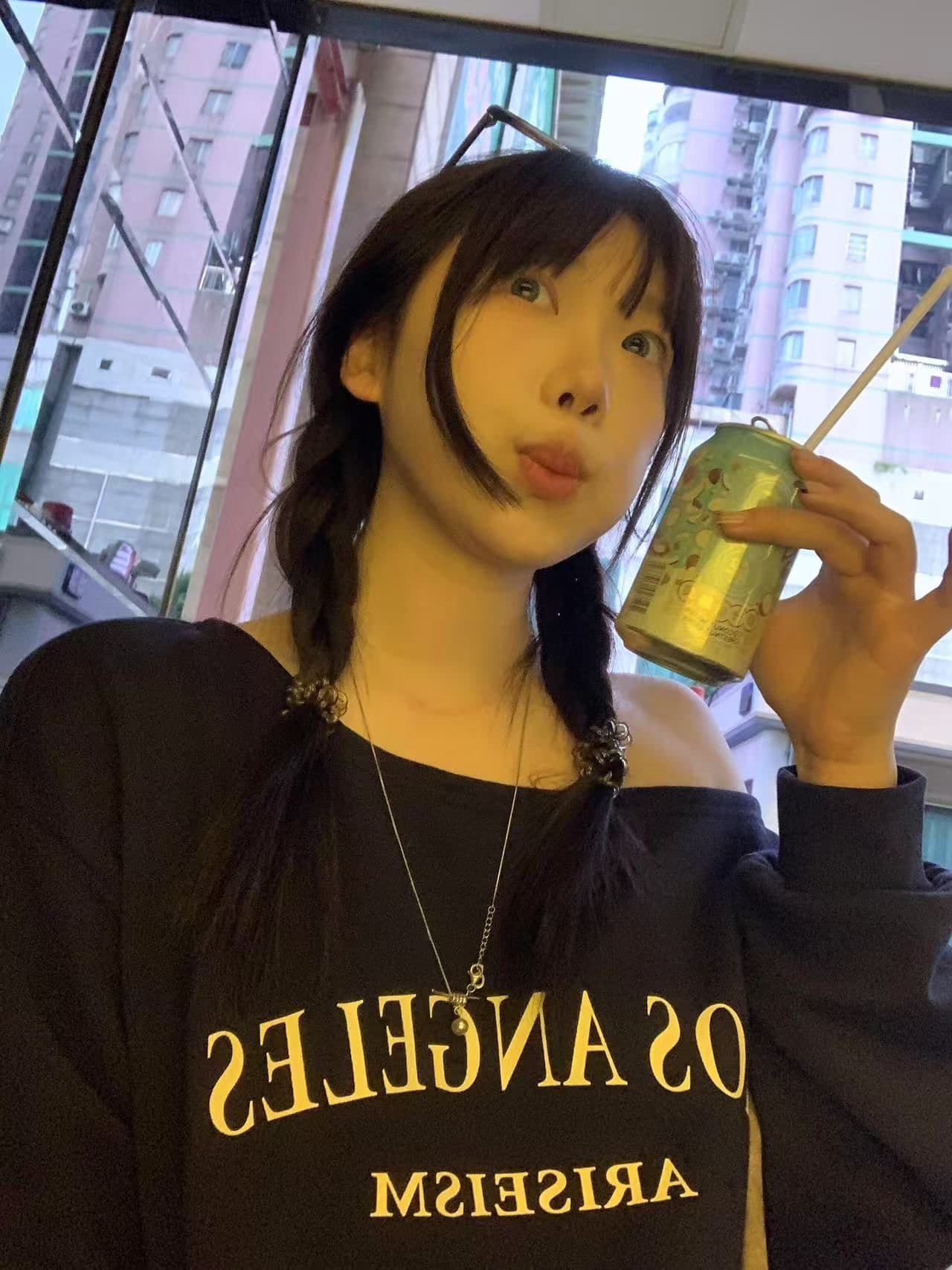 아메리칸 레트로 핫걸 비스듬한 어깨 프린트 루즈핏 후드티 이미지 2