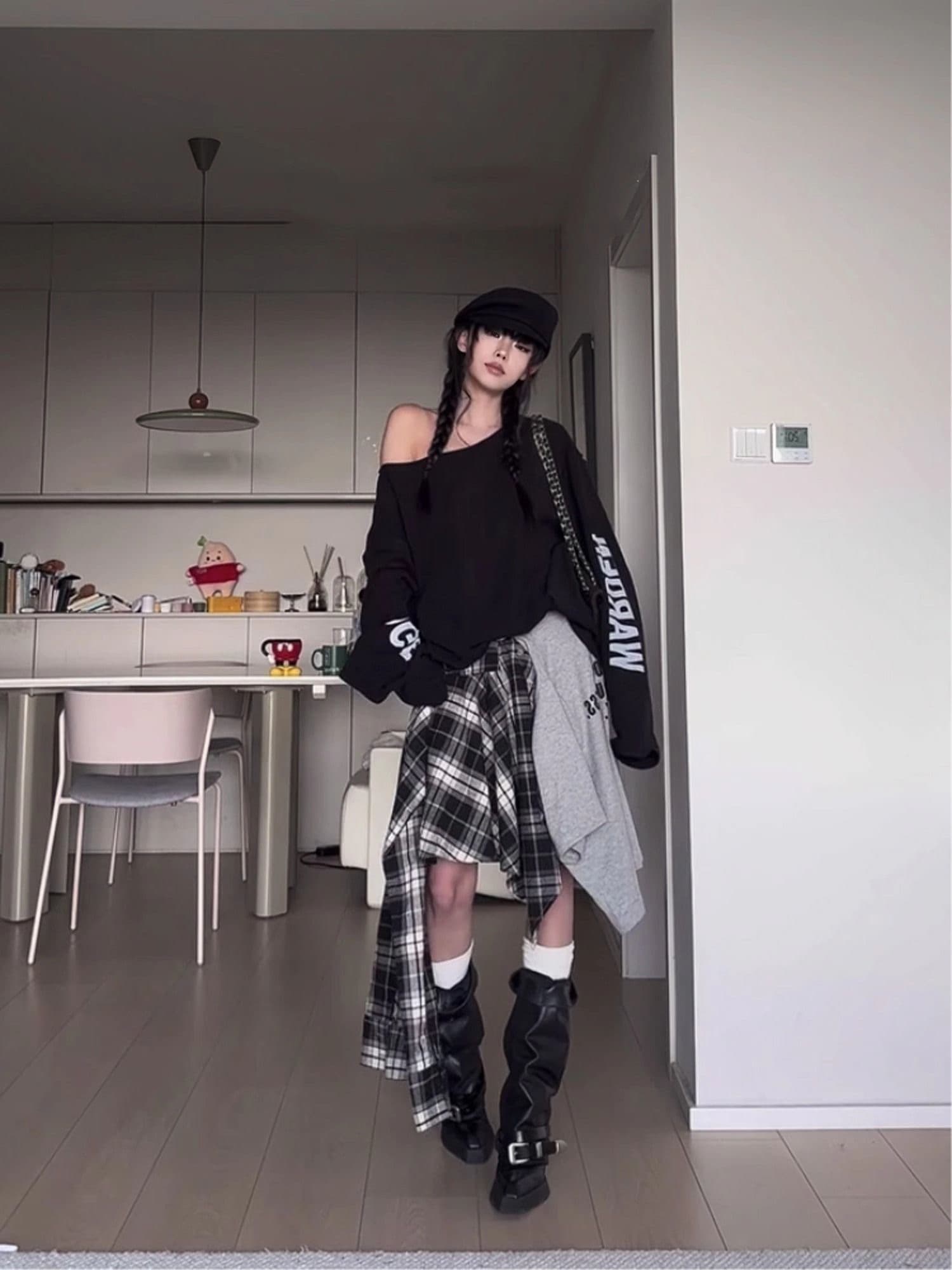 아메리칸 레트로 핫걸 비스듬한 어깨 프린트 루즈핏 후드티 상세 이미지 1