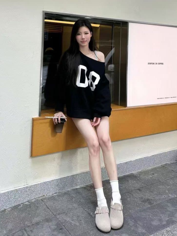 아메리칸 레트로 핫걸 비스듬한 어깨 프린트 루즈핏 후드티 이미지 2