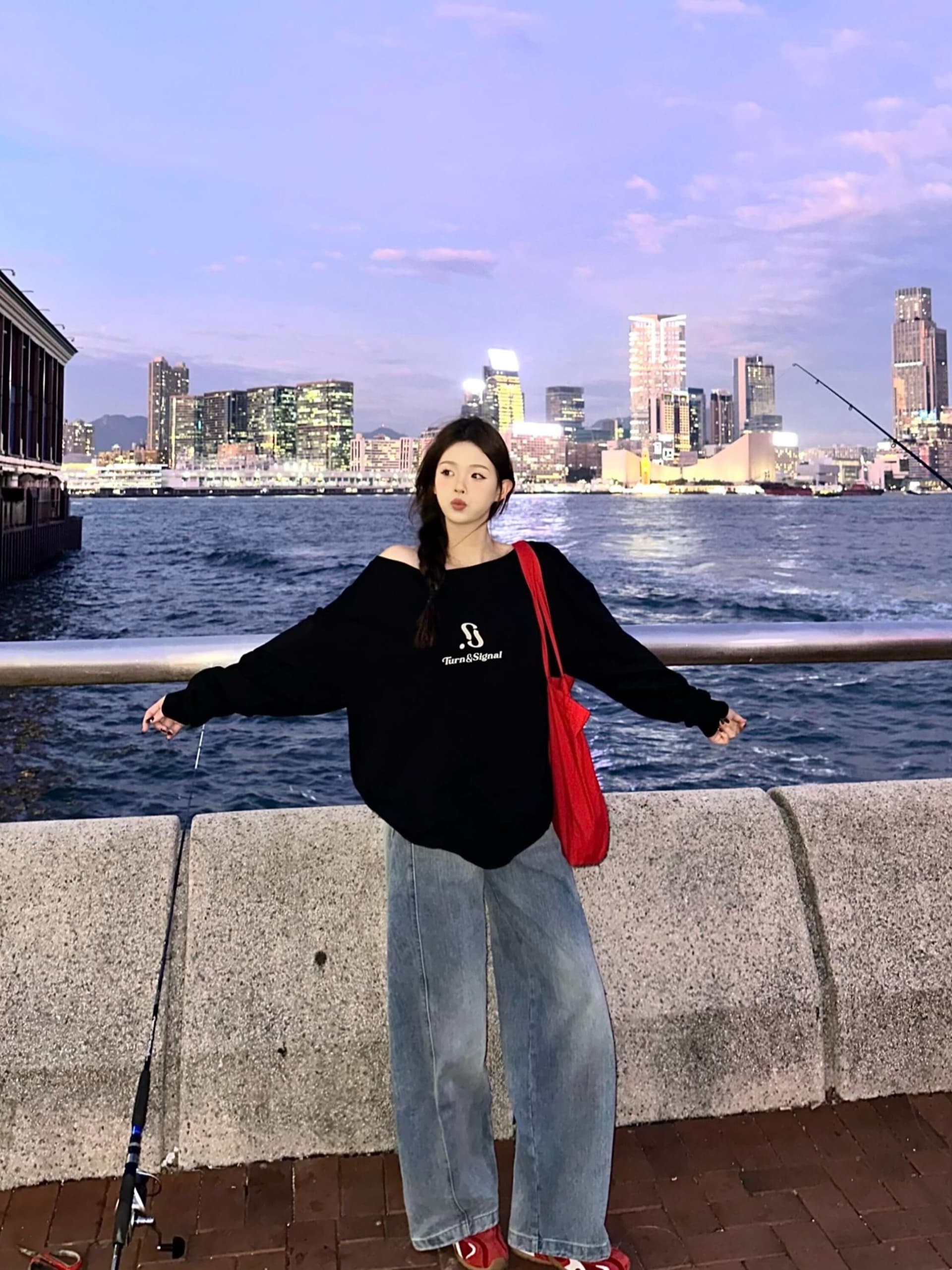 아메리칸 레트로 핫걸 비스듬한 어깨 프린트 루즈핏 후드티 상세 이미지 1