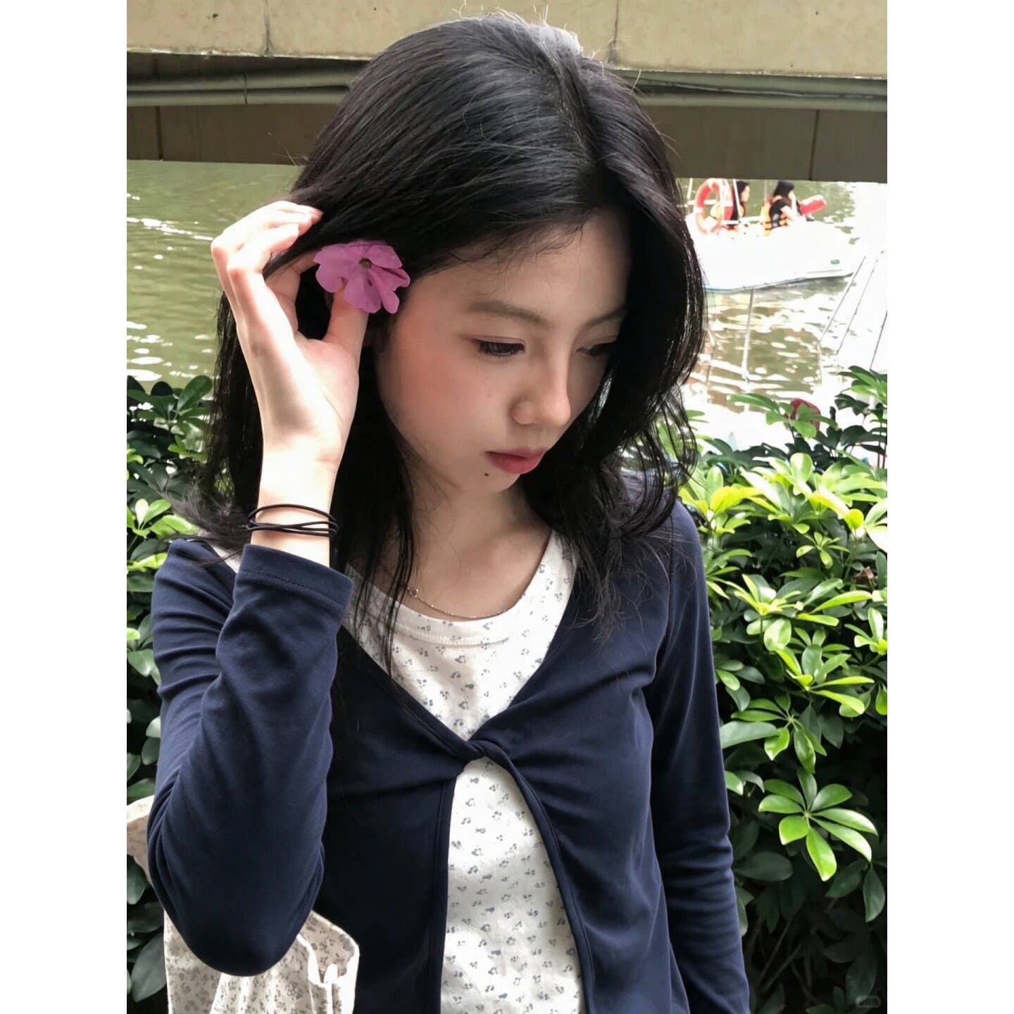 210 그램 40 좋은 면 긍정적 인 어깨 티셔츠 몸매 가꾸기 허리 수축 십자가 비틀림 꽃무늬 페이크 레이어드 이미지 2