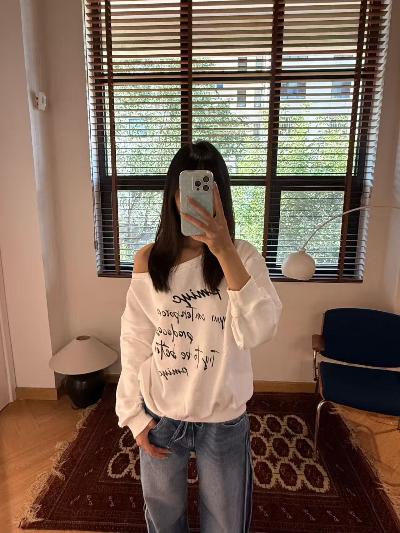 아메리칸 레트로 비스듬한 어깨 프린트 긴팔 후드티 상세 이미지 2