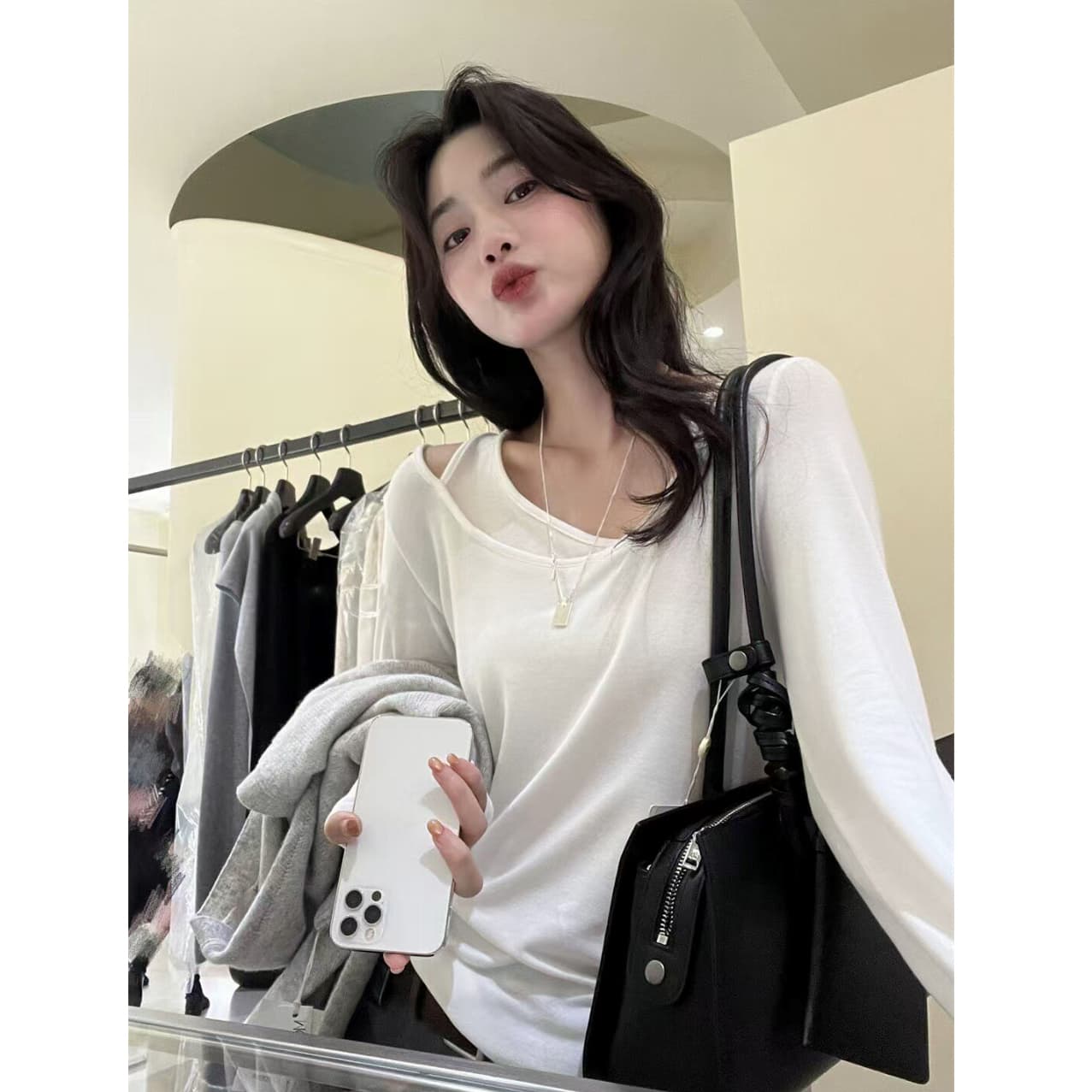 220 그램 양모 40 접착제 27 면 27 아크릴 6 암모니아 Lun 페이크 레이어드 긴팔 티셔츠 여성 봄 상세 이미지 2