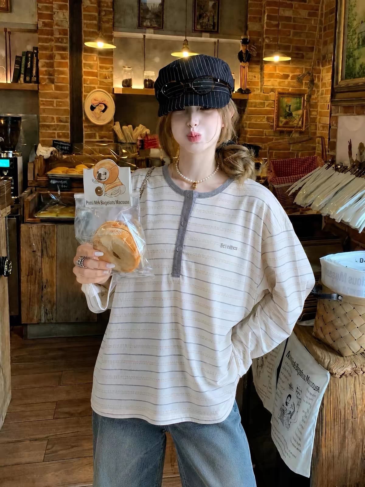 광저우 원단 한 부서 배색 스트라이프 헨리 칼라 긴팔 티셔츠 여성 느긋한 바람 루즈핏 맨위 상세 이미지 7