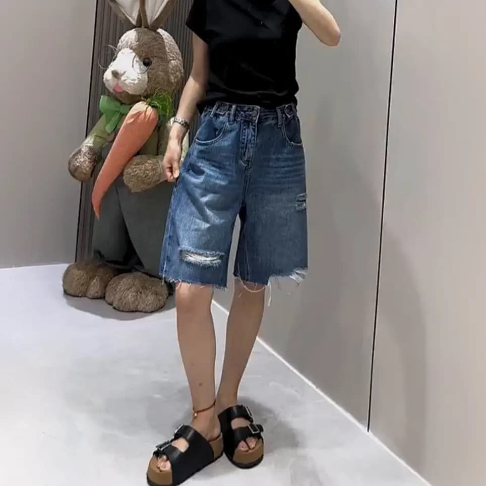 찢어진 부분 데님 반바지 여성 2026 여름 새로운 빅 사이즈 루즈핏 배 종류 몸 슬림해 보이는 넓은 다리 거친 가장자리 오부 바지 이미지 2