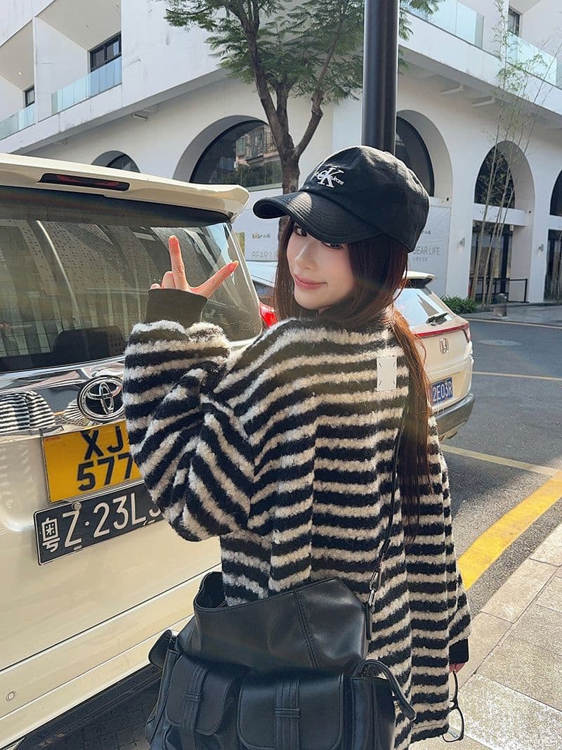 실사 특별 가격 털 서클 스트라이프 털이 있는 후드티 가을 겨울 새로운 한 부서 배색 스트라이프 루즈핏 라운드 넥 보온 맨위 상세 이미지 11