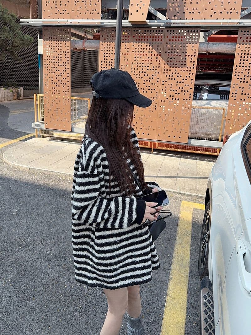 실사 특별 가격 털 서클 스트라이프 털이 있는 후드티 가을 겨울 새로운 한 부서 배색 스트라이프 루즈핏 라운드 넥 보온 맨위 상세 이미지 14
