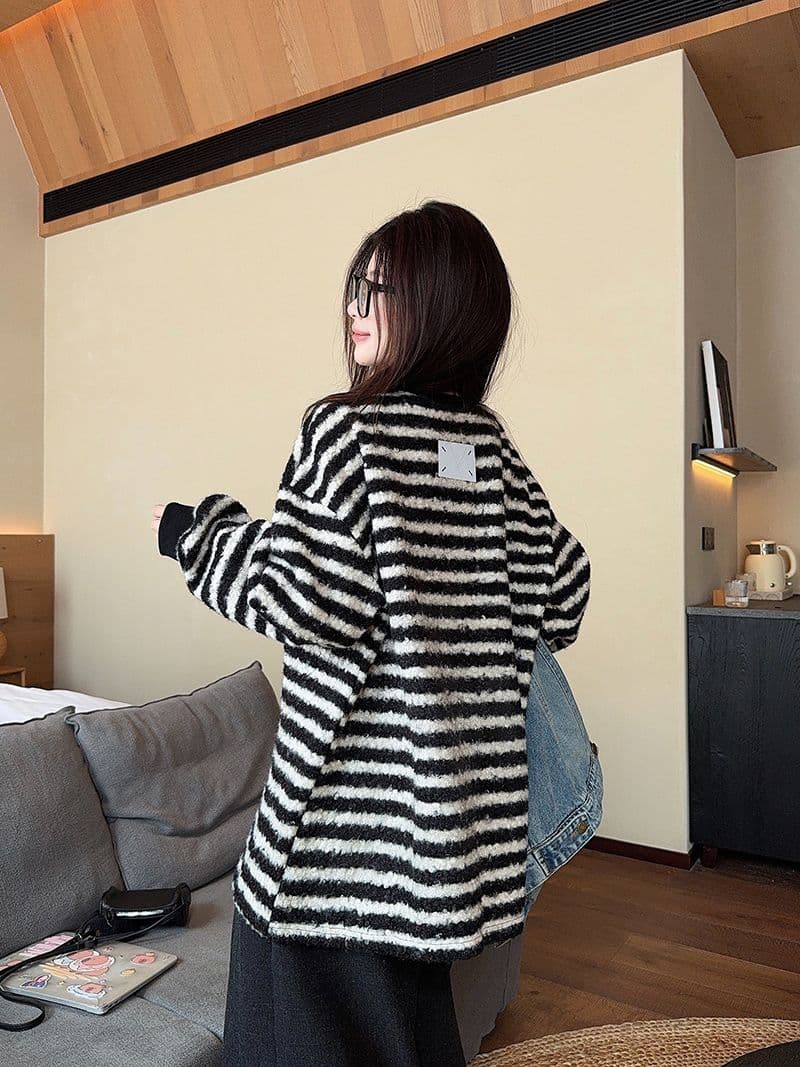 실사 특별 가격 털 서클 스트라이프 털이 있는 후드티 가을 겨울 새로운 한 부서 배색 스트라이프 루즈핏 라운드 넥 보온 맨위 상세 이미지 20