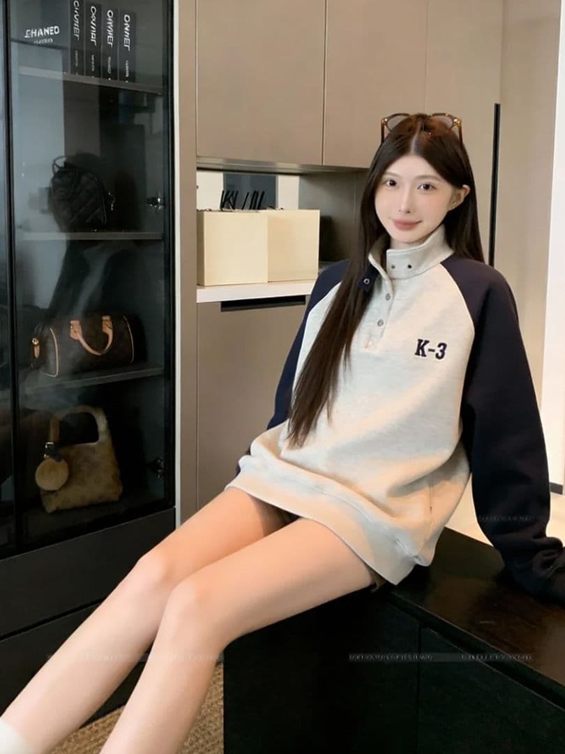 경관 그림 특별 가격 털이 있는 후드티 남녀 커플룩 가을 겨울 새로운 삽입 어깨 소매 자수 루즈핏 배색 터틀넥 맨위 상세 이미지 7