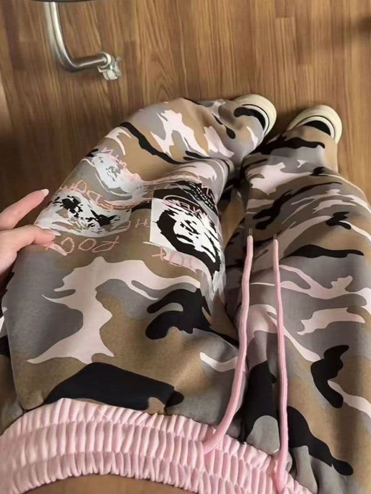 좋은 품질 원본 올린 사람 : 에디션 카모플라주 배색 모통이 칼 넓은 다리 웨이 바지 봄 여름 핫걸 춤추기 펌프 로프 바닥 청소 바지 상세 이미지 7