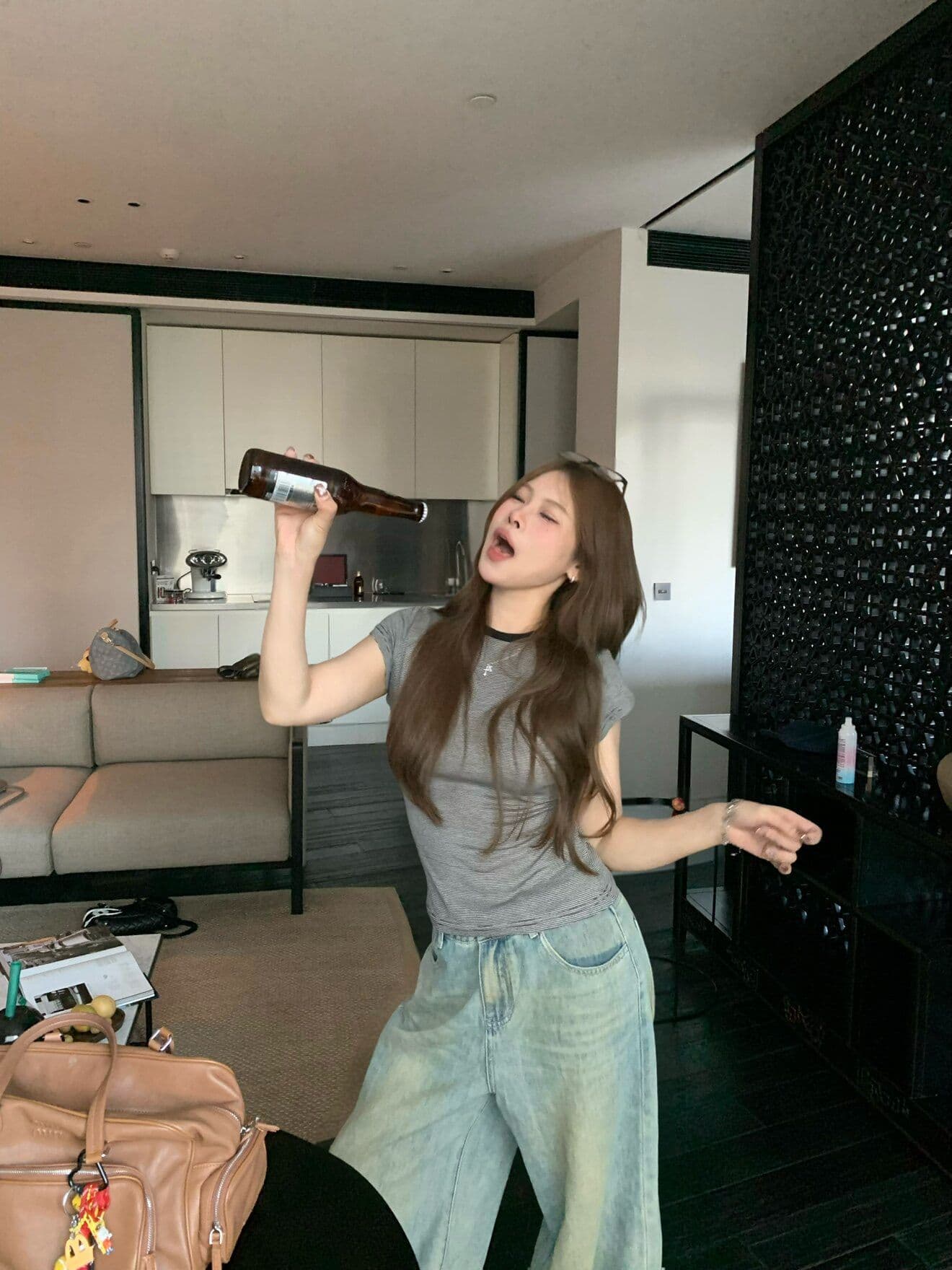 원본 컬러 짜임 기사 주간 실크 양모 핀 스트라이프 라운드 넥 반팔 몸매 가꾸기 긍정적 인 어깨 슬림해 보이는 티셔츠 이미지 2