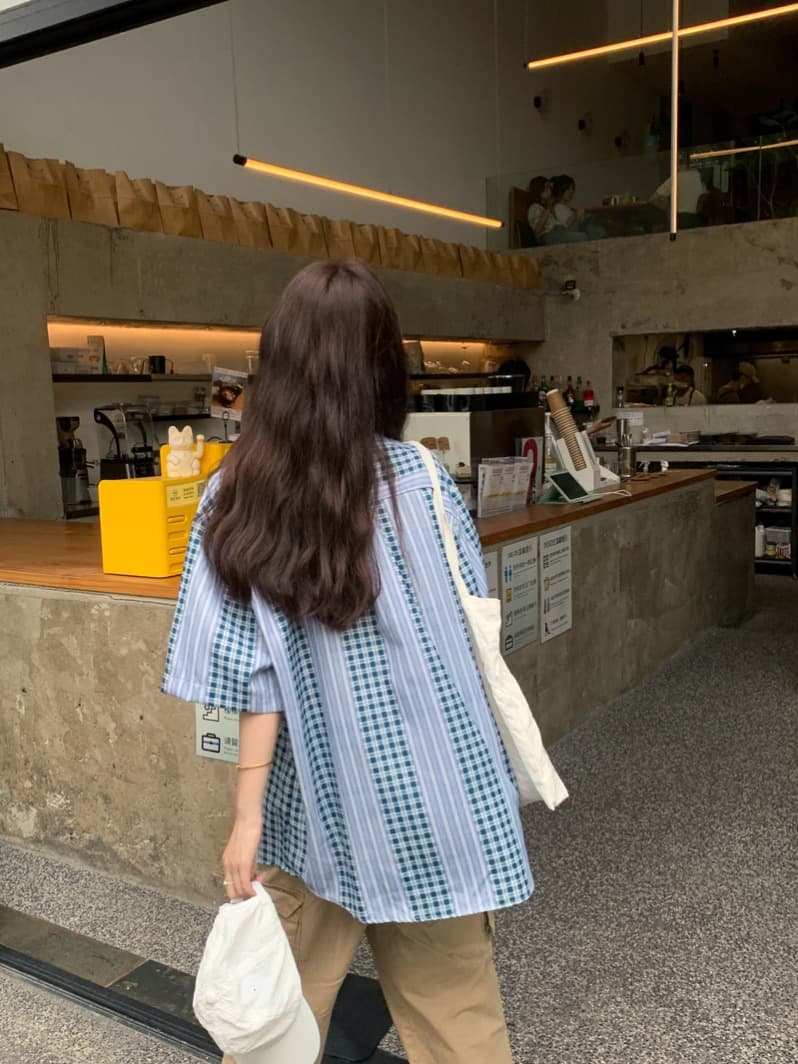 실사 레트로 높음 거리 스트라이프 체크무늬 반팔 여성 셔츠 여름 루즈핏 디자인 센스 작은 대중 캐주얼 다용도 맨위 이미지 2