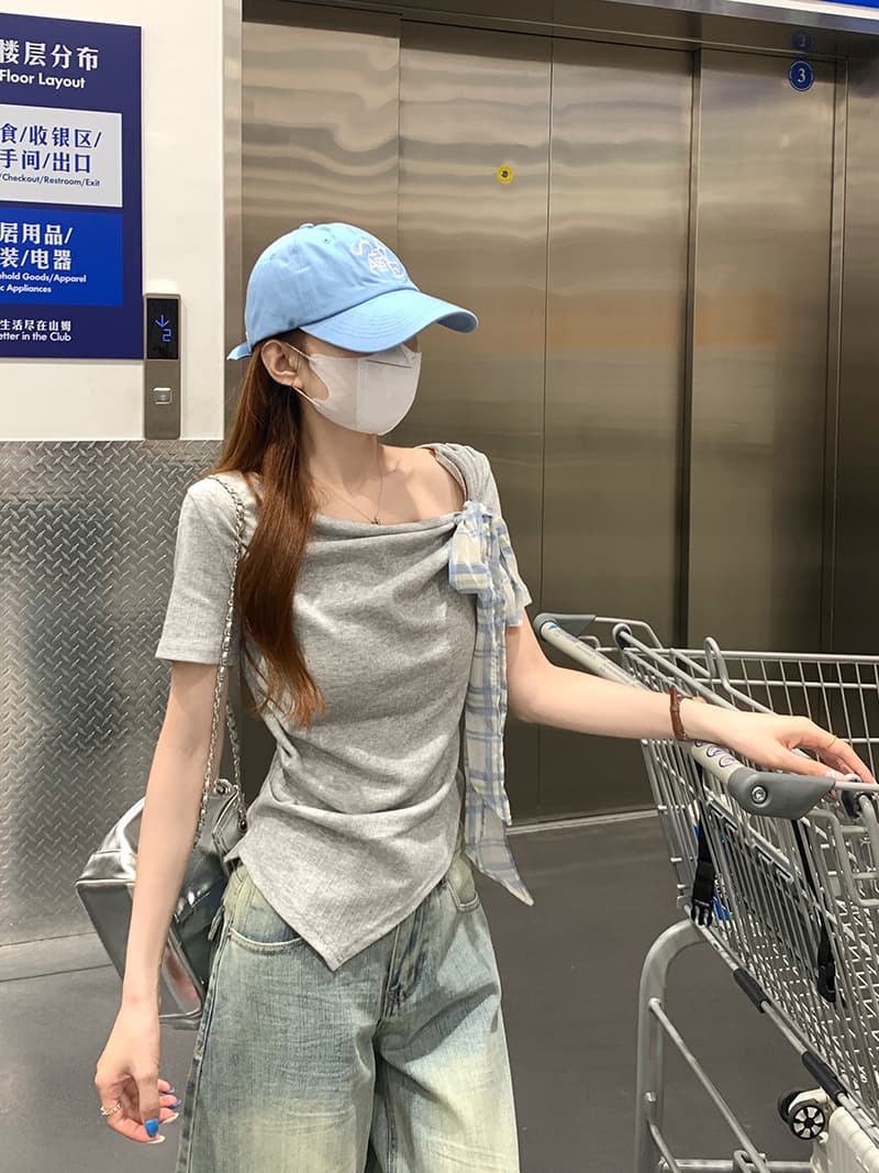 실사 특별 가격 반팔 티셔츠 여성 의류 여름 새로운 쇼트 스타일 몸매 가꾸기 불규칙 밑단 트렌디 나비 매듭 비스듬한 어깨 의류 상세 이미지 11