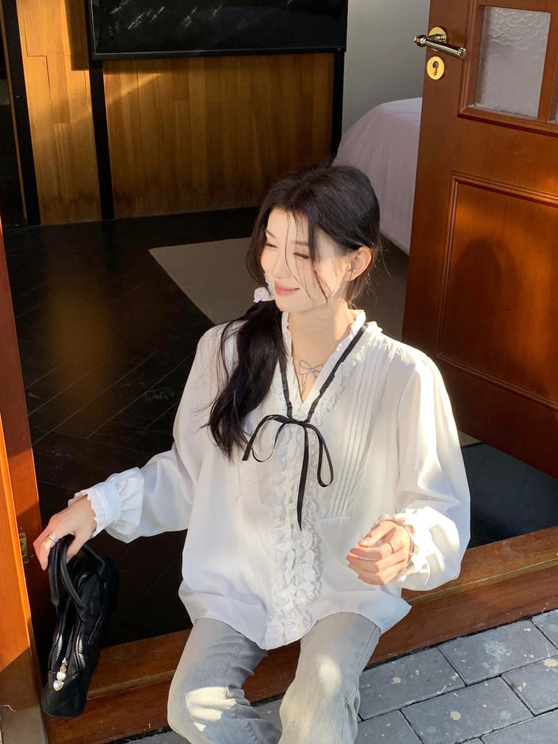 프랑스식 레트로 천 금빛 바람 V넥 레이스업 나비 매듭 셔츠 여성 의류 긴팔 인사이드 가져 가라. 외출용 화이트 달콤함 맨위 상세 이미지 18