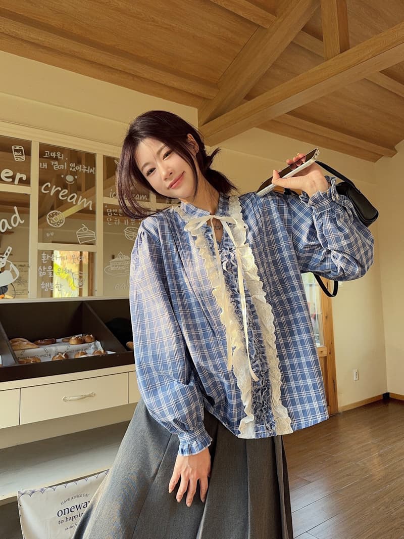 프랑스식 벌룬 소매 레이스업 블루 체크무늬 여성 셔츠 루즈핏 레이스 조각 품격 V넥 긴팔 맨위 2026 봄 상세 이미지 3