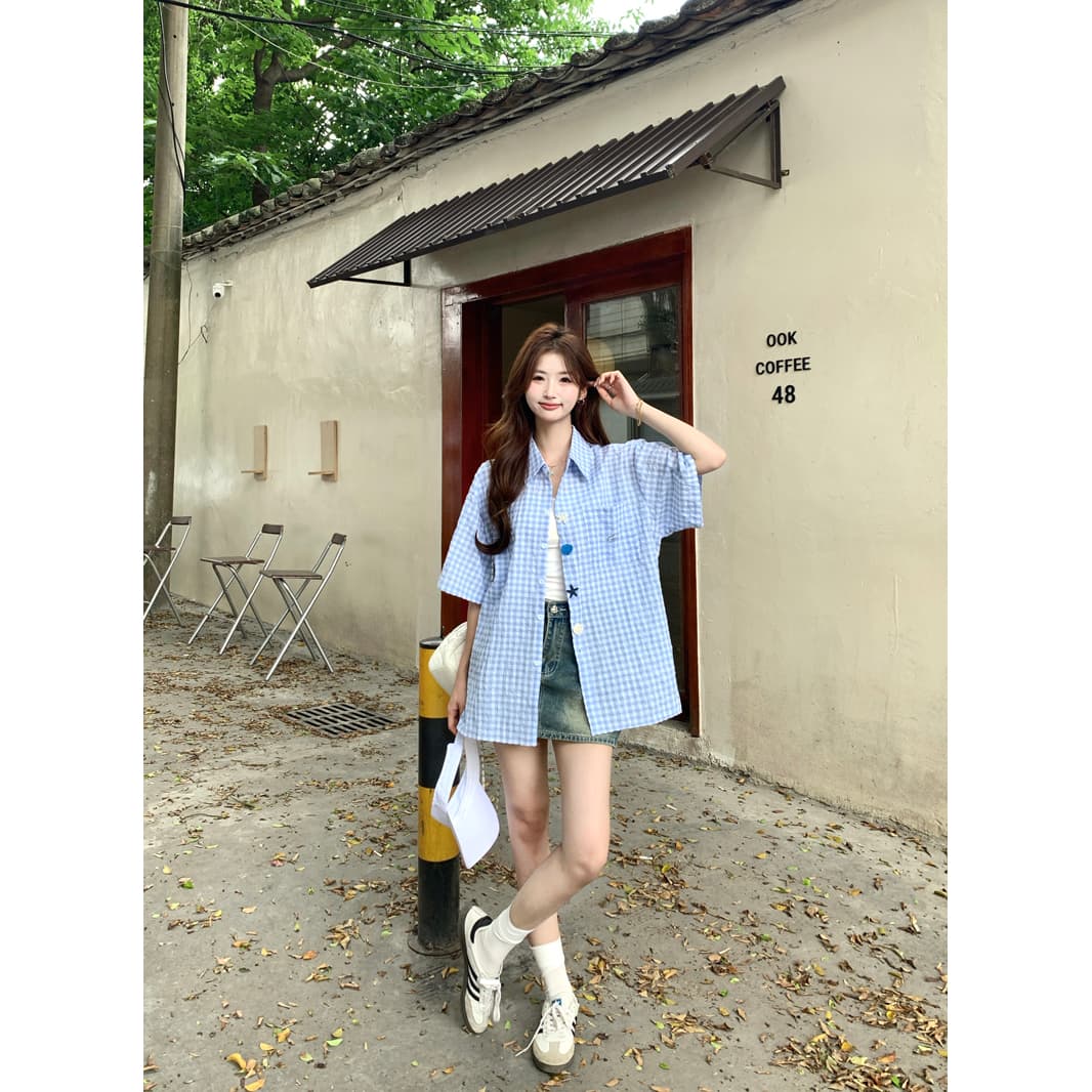 아메리칸 재미있는 단추 체크무늬 여성 셔츠 2026 년 여름 새로운 루즈핏 캐주얼 5 점 소매 디자인 센스 맨위 이미지 5