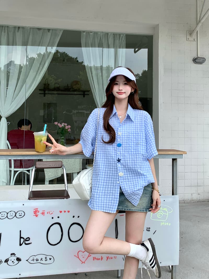 아메리칸 재미있는 단추 체크무늬 여성 셔츠 2026 년 여름 새로운 루즈핏 캐주얼 5 점 소매 디자인 센스 맨위 상세 이미지 7