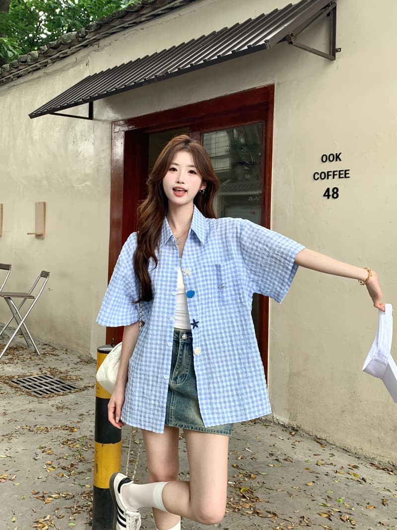 아메리칸 재미있는 단추 체크무늬 여성 셔츠 2026 년 여름 새로운 루즈핏 캐주얼 5 점 소매 디자인 센스 맨위 상세 이미지 12
