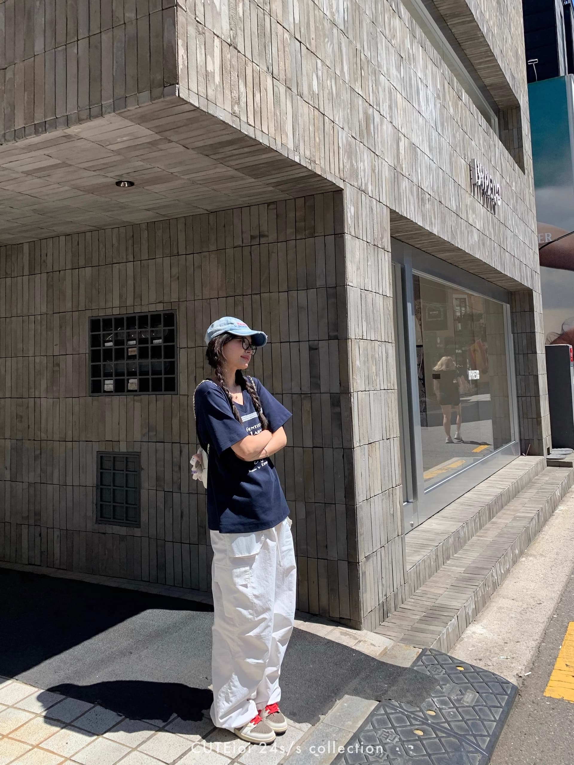 실사 면 당겨 프레임 반팔 티셔츠 여름 2026 새로운 트렌디 달콤함 레이스 프린트 긍정적 인 어깨 V넥 맨위 한국 스타일 여성 의류 상세 이미지 11