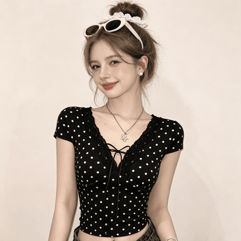 실사 패션 핫걸 도트 무늬 V넥 레이스업 반팔 티셔츠 여름 디자인 센스 몸매 가꾸기 슬림해 보이는 레이스업 쇼트 스타일 맨위 상세 이미지 6