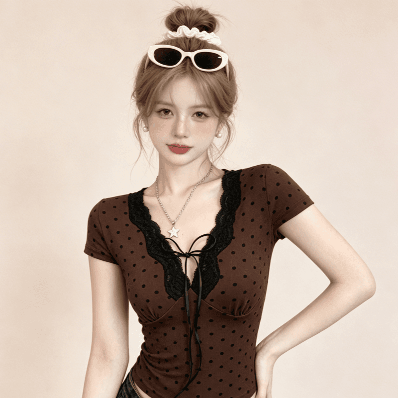 실사 패션 핫걸 도트 무늬 V넥 레이스업 반팔 티셔츠 여름 디자인 센스 몸매 가꾸기 슬림해 보이는 레이스업 쇼트 스타일 맨위 상세 이미지 10