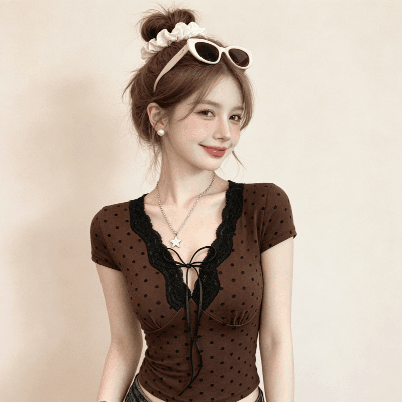 실사 패션 핫걸 도트 무늬 V넥 레이스업 반팔 티셔츠 여름 디자인 센스 몸매 가꾸기 슬림해 보이는 레이스업 쇼트 스타일 맨위 상세 이미지 11
