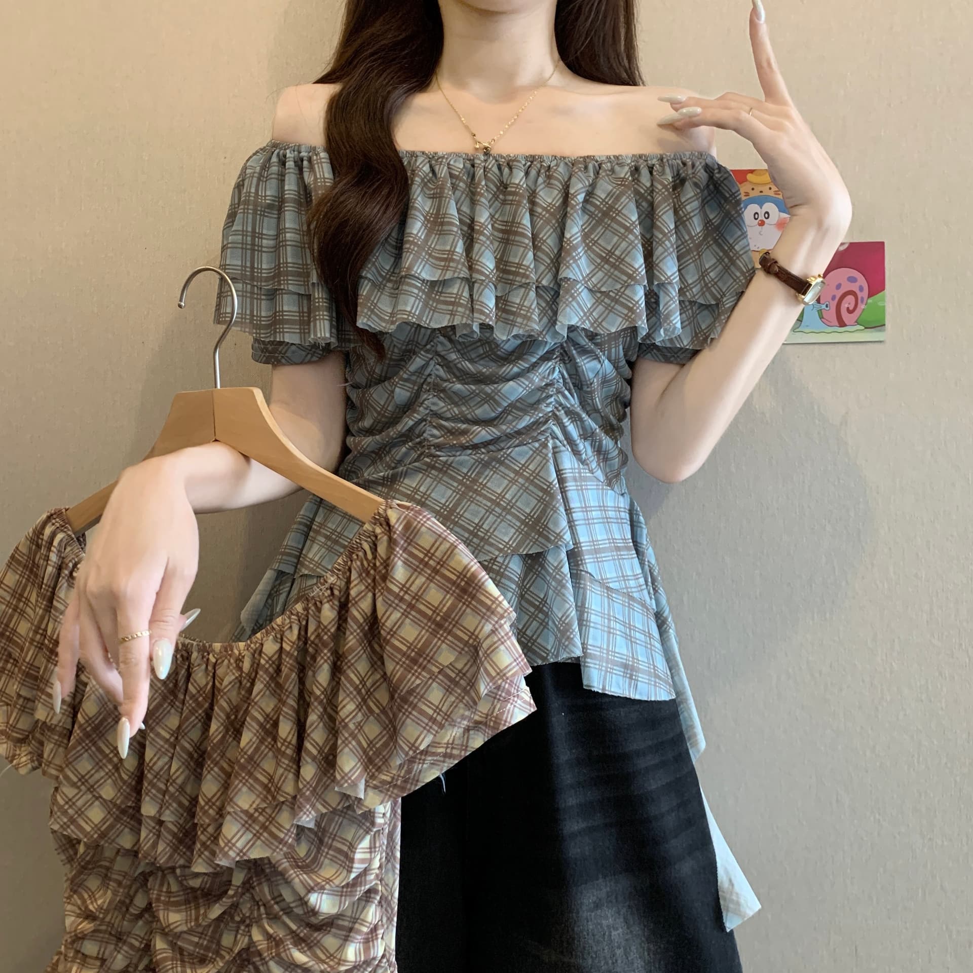 프랑스식 불규칙 리본 체크무늬 여성 셔츠 여름 2026 새로운 지방 mm 허리 수축 슬림해 보이는 오프숄더 오프숄더 맨위 이미지 3