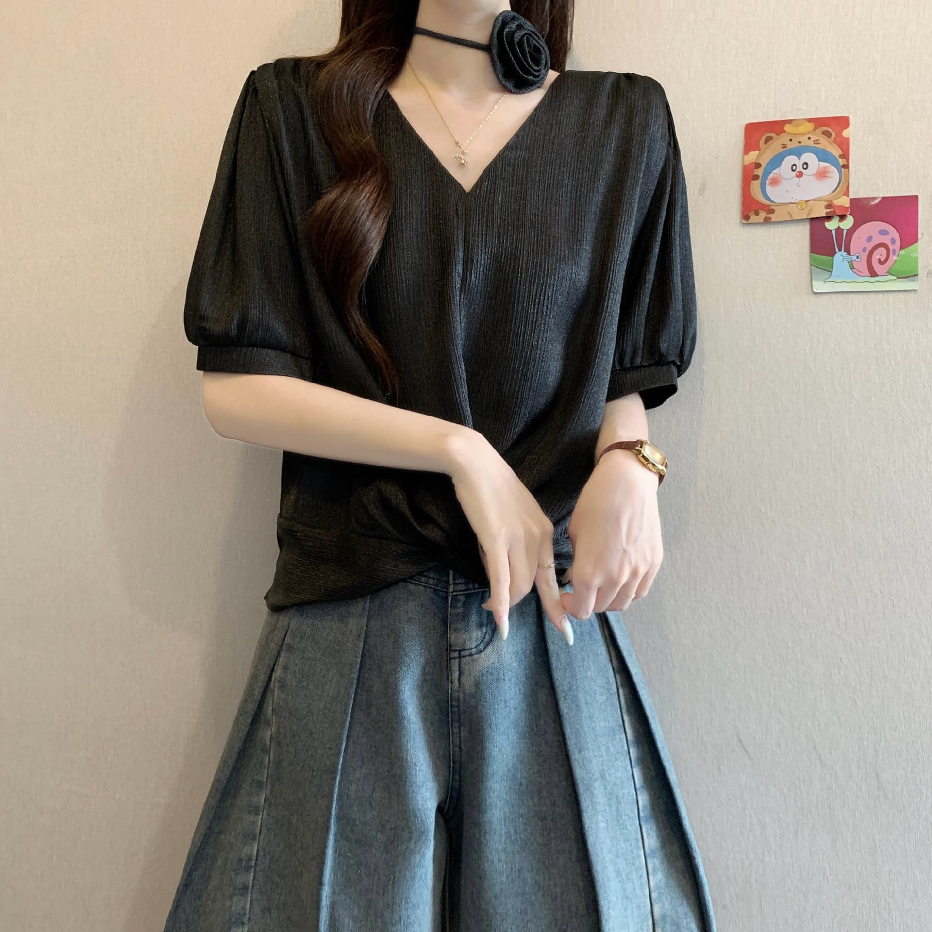 고급 센스 아세트산 새틴 V넥 비틀림 반팔 여성 셔츠 여름 새로운 지방 mm 꼬집기 허리 품격 쇼트 스타일 맨위 상세 이미지 20