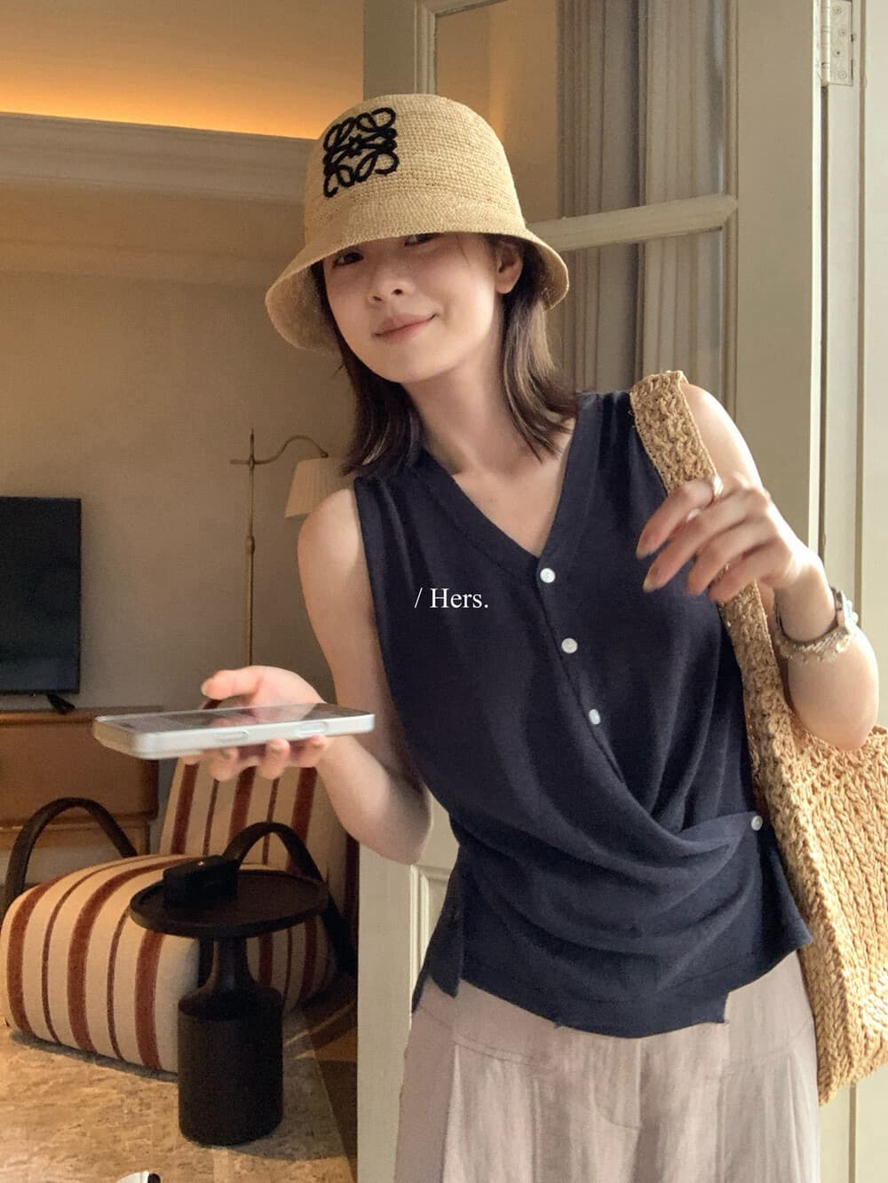 hers 한 표준 품격 일상 작은 디자인 센스 십자가 측면 단추 V넥 조끼