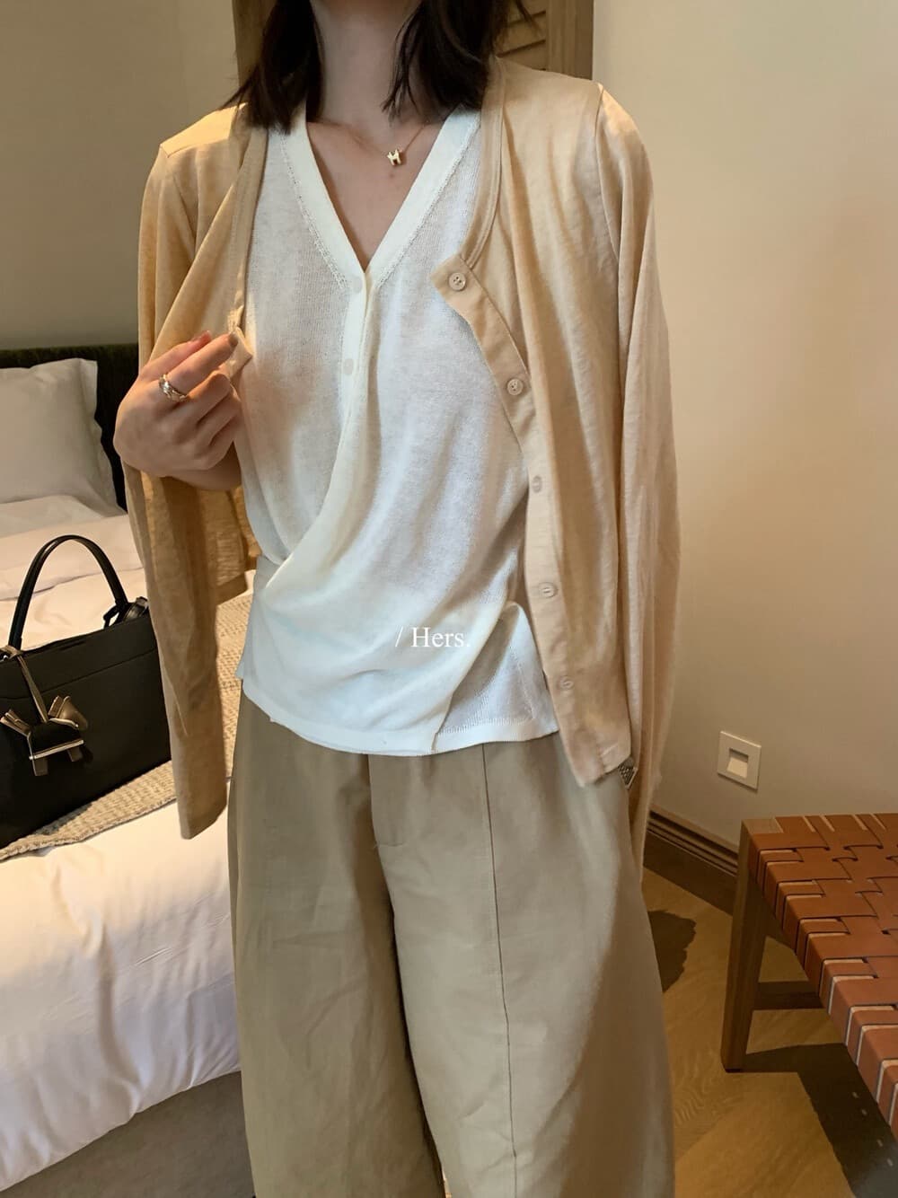 hers 한 표준 품격 일상 작은 디자인 센스 십자가 측면 단추 V넥 조끼 이미지 4