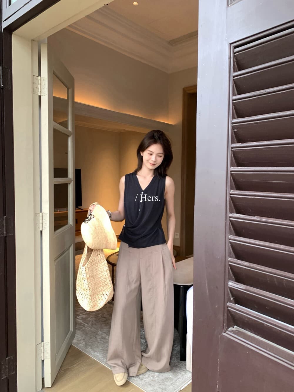 hers 한 표준 품격 일상 작은 디자인 센스 십자가 측면 단추 V넥 조끼 상세 이미지 4