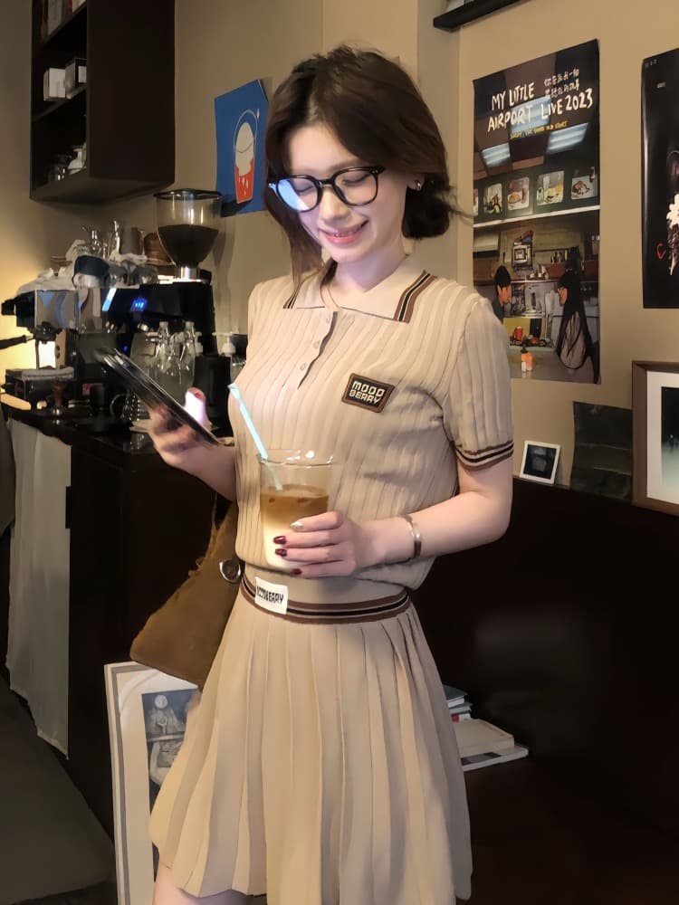 아메리칸 miu 부서 학원 스타일 세트 여성 여름 회색 POLO 칼라 니트 반팔 티셔츠 한 마디 플리츠 반신 스커트 이미지 2