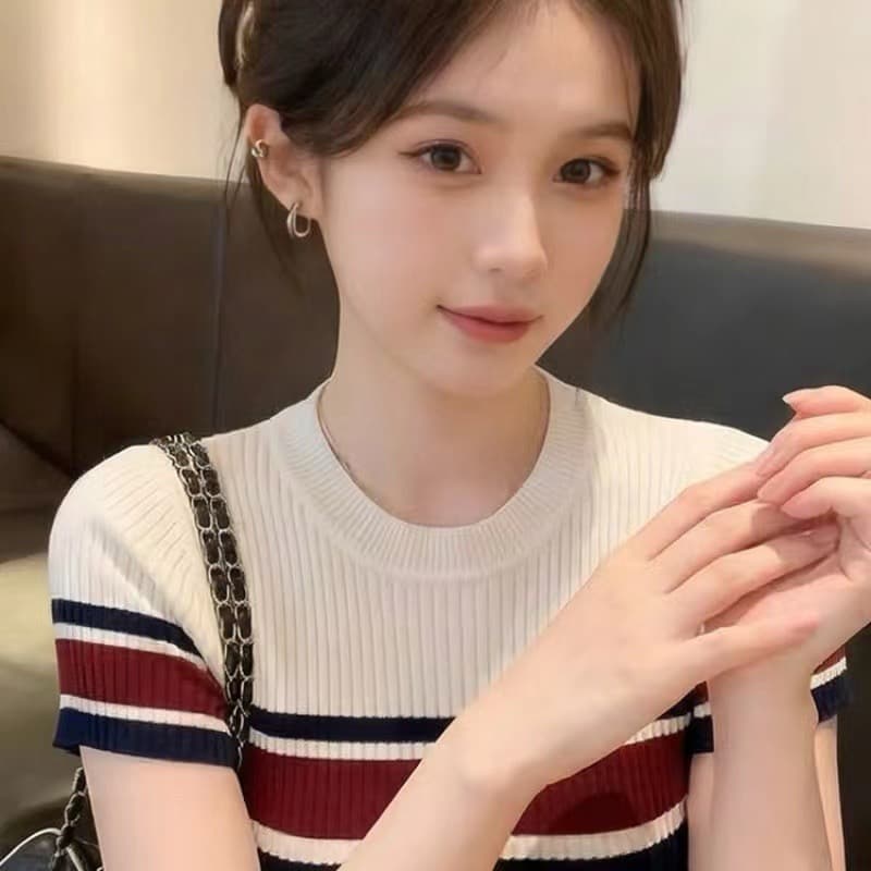 빛 요리 한 바람 라운드 넥 배색 스트라이프 반팔 니트 스웨터 여성 2026 여름 새로운 품격 슬림해 보이는 고급 센스 맨위 이미지 5