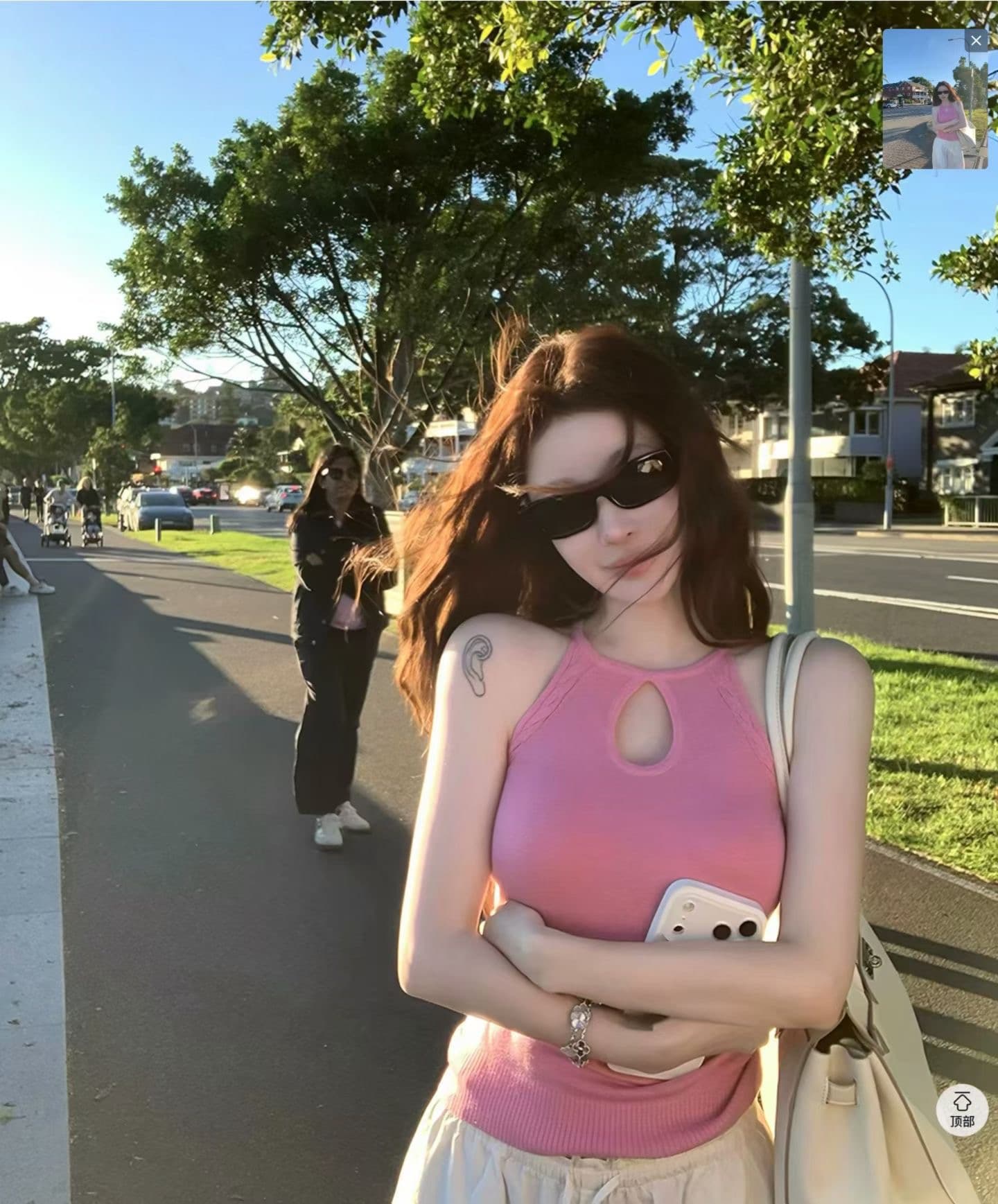 핫걸 홀로우 아웃 행침 목 조끼 여성 여름 몸매 가꾸기 슬림해 보이는 쇼트 스타일 섹시함 슬립 맨위 상세 이미지 4