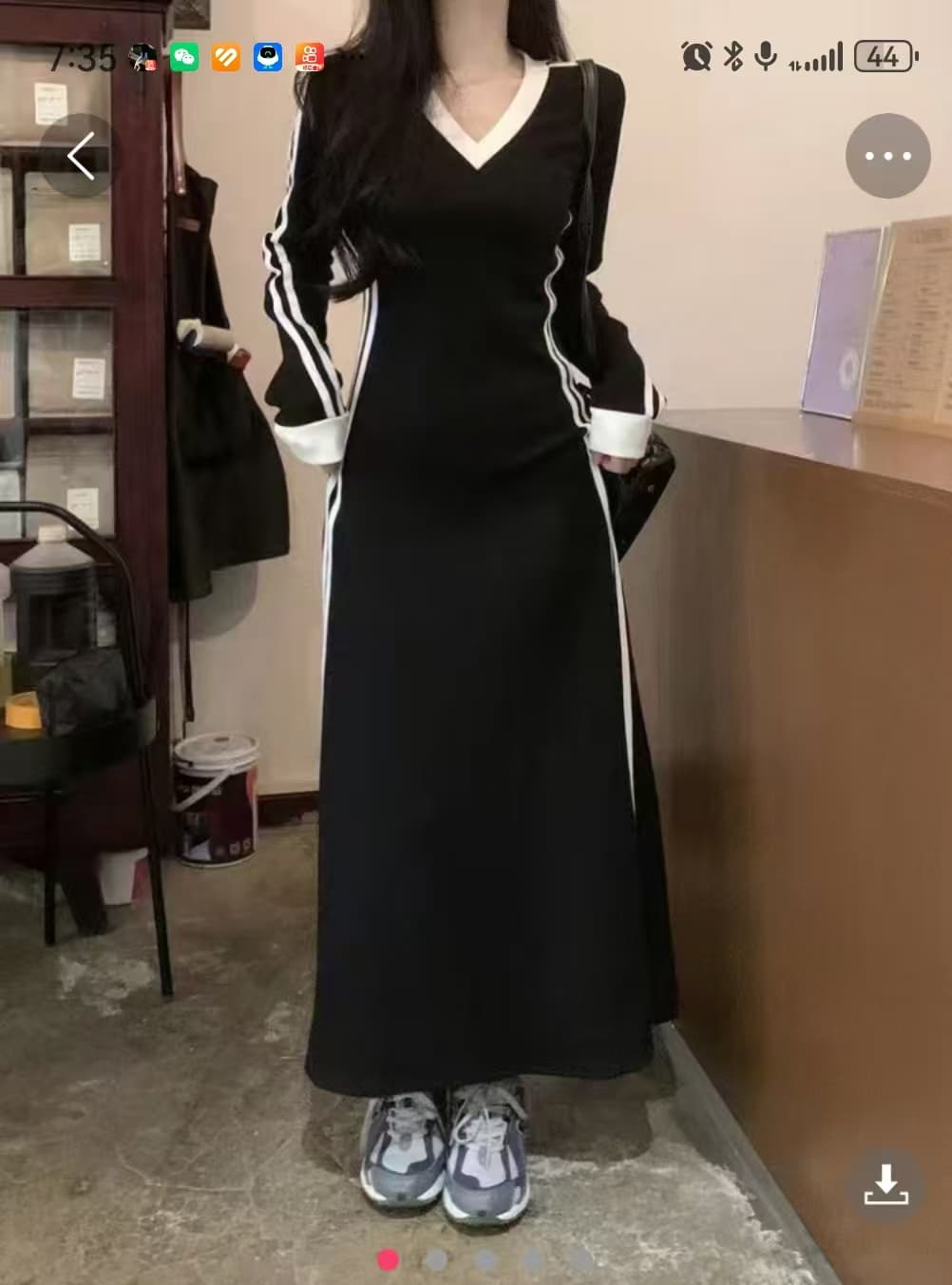 프랑스식 긴팔 V넥 배색 허리 수축 슬림해 보이는 작은 대중 디자인 롱 스커트 검정색 품격 슬림해 보이는 고급 센스 드레스 상세 이미지 5