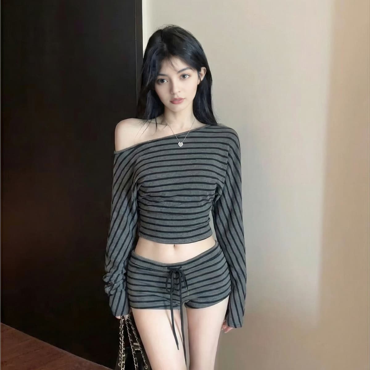 2026 아메리칸 스트라이프 비스듬한 어깨 긴팔 티셔츠 여성 가을 루즈핏 캐주얼 허리 수축 슬림해 보이는 쇼트 스타일 오프숄더 맨위 상세 이미지 8