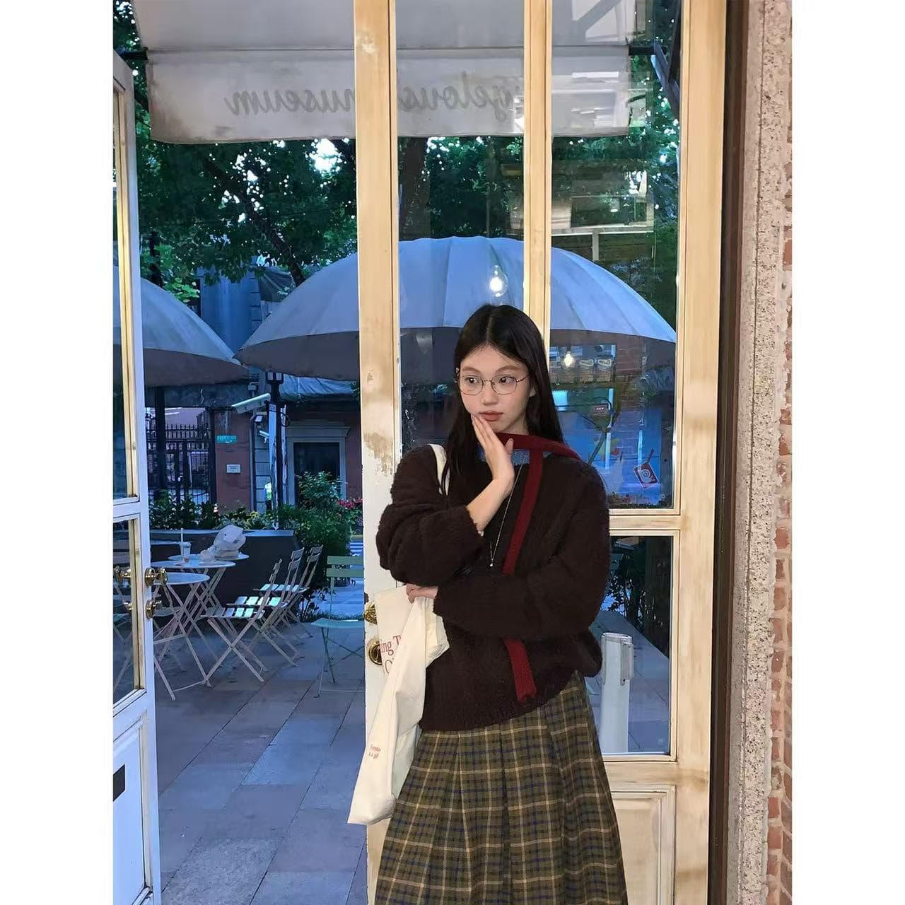 rainy 부드러운 찹쌀 질감 연령 감소 네클라인 배색 스웨터 가을 겨울 소녀 느긋한 한 부서 라운드 넥 털 니트 스웨터 맨위 이미지 2
