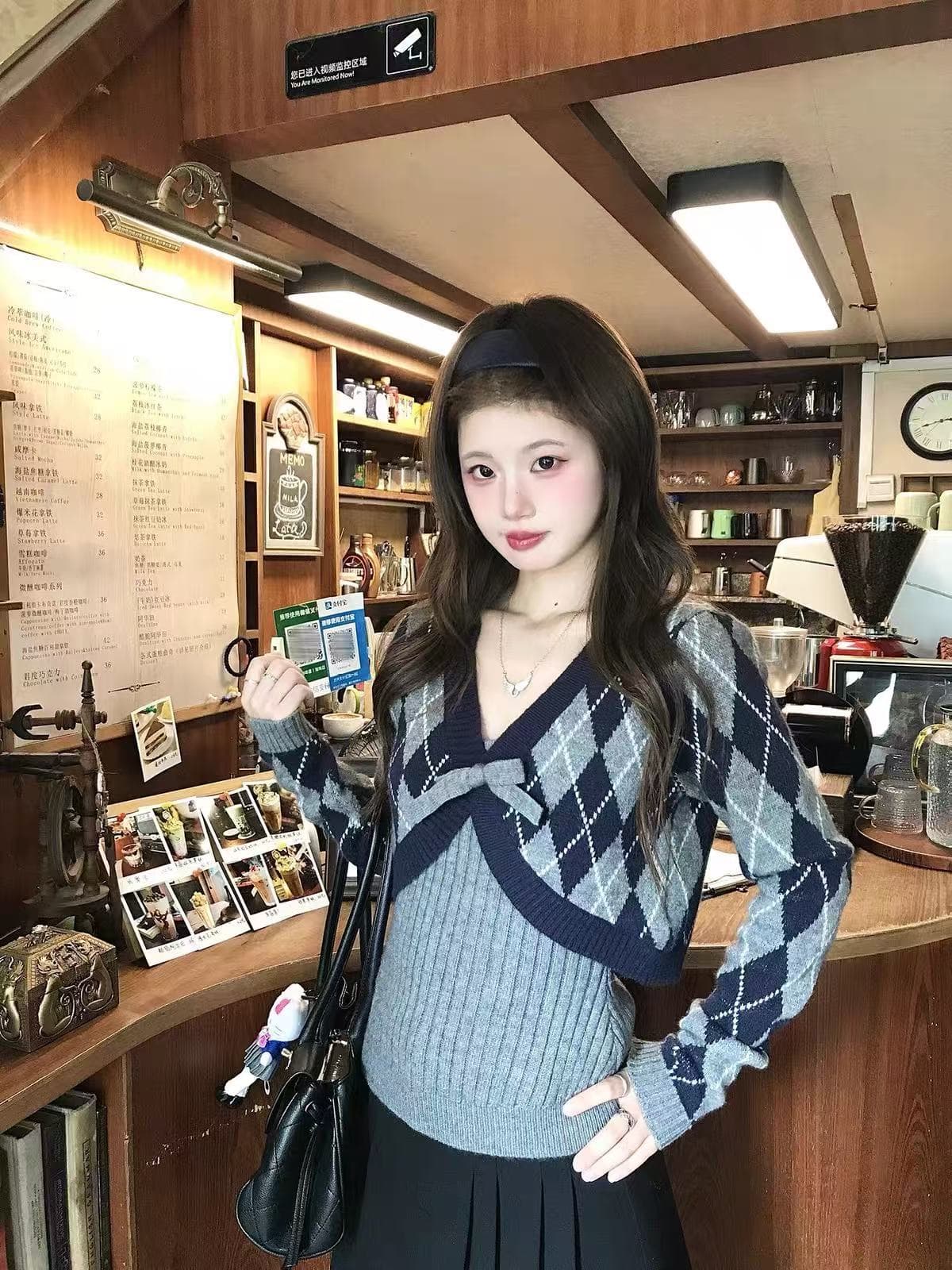 rainy 부드러운 찹쌀 질감 연령 감소 네클라인 배색 스웨터 가을 겨울 소녀 느긋한 한 부서 라운드 넥 털 니트 스웨터 맨위 이미지 4