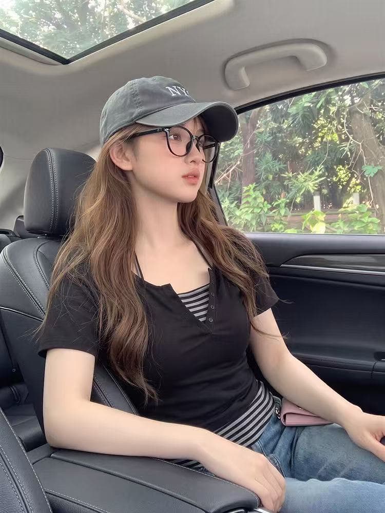 한 부서 스트라이프 페이크 레이어드 패치워크 V넥 행침 목 반팔 티셔츠 여성 여름 순수한 욕망 핫걸 쇼트 스타일 긍정적 인 어깨 작은 맨위 상세 이미지 2