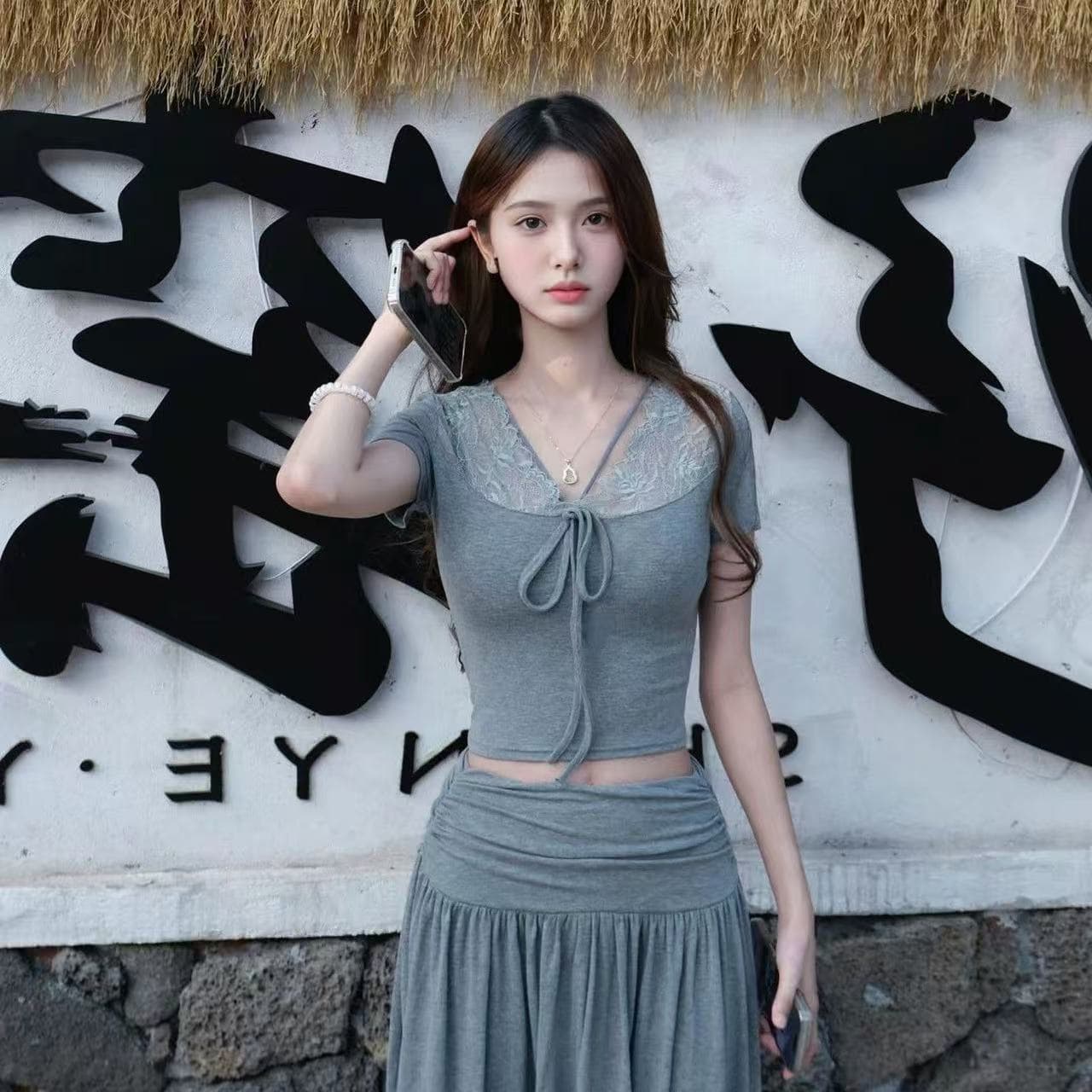 첫사랑 순수한 몸매 가꾸기 레이스 V넥 레이스업 맨위 하이웨이스트 표지 고기 롱 스커트 투피스 세트 연령 감소 학생 파티 세트 이미지 5