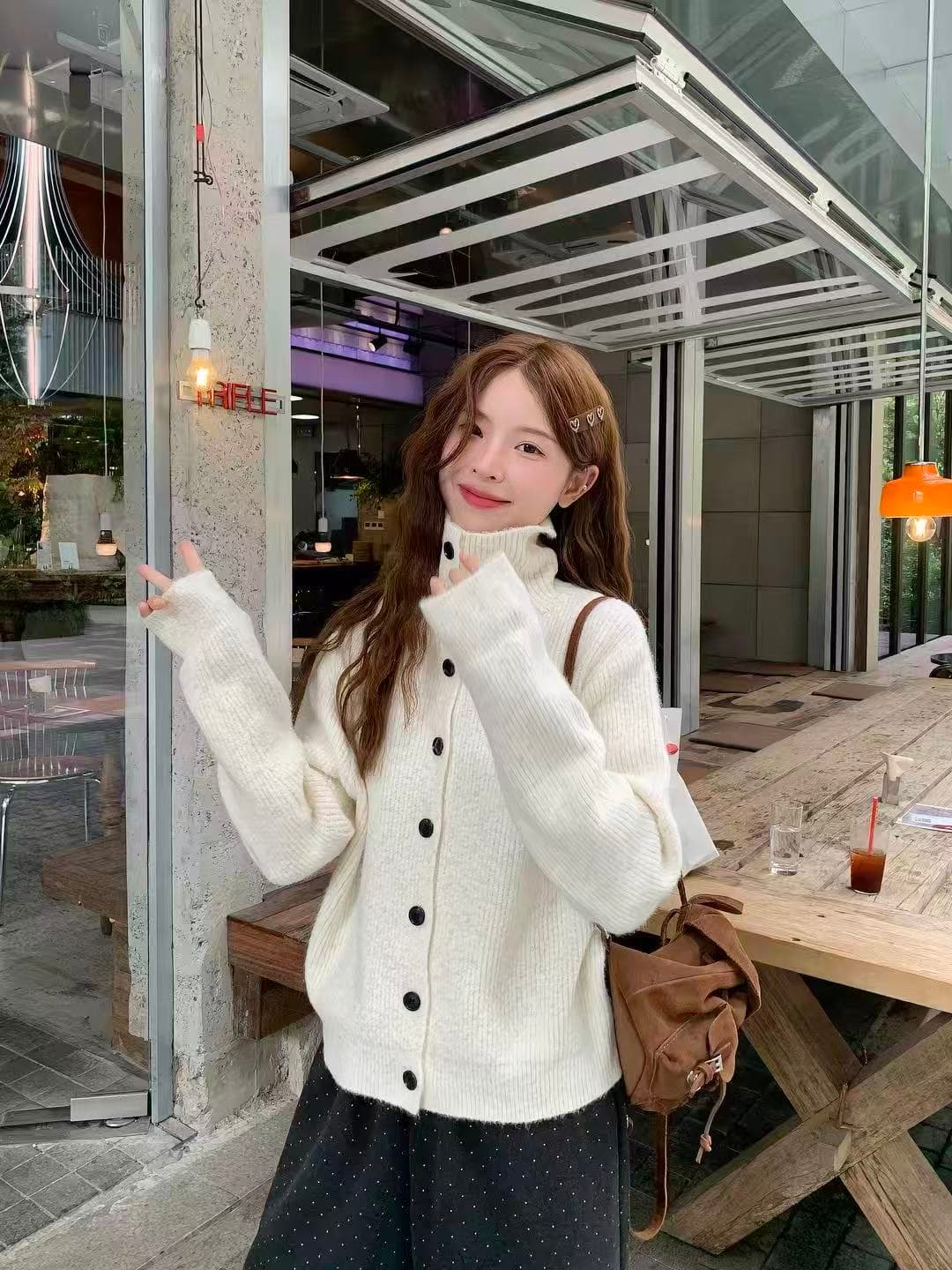 토지 작은 그룹 스탠드 칼라 스웨터 오픈 가디건 여성 2026 가을 한 부서 다용도 품격 연령 감소 슬림해 보이는 느긋한 바람 재킷 이미지 4