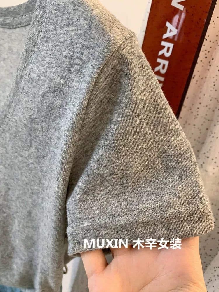 눈꽃 면 특별 빅 사이즈 300 근 한국 스타일 Chic 단색 얇은 스타일 반팔 티셔츠 여성 여름 슬림해 보이는 맨위 이미지 2