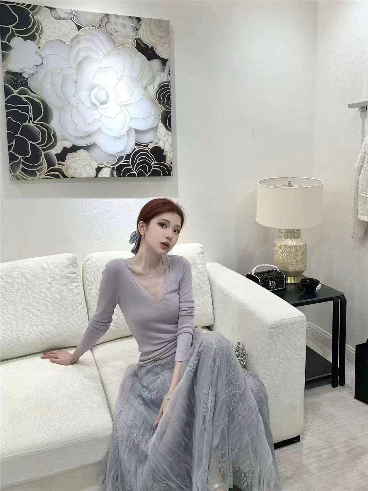 hers2026 이른 가을 새로운 익스트림 제인 바람 V넥 긴팔 니트 스웨터 여성 몸매 가꾸기 편안함 스웨터 작은 셔츠 맨위 트렌디 이미지 4