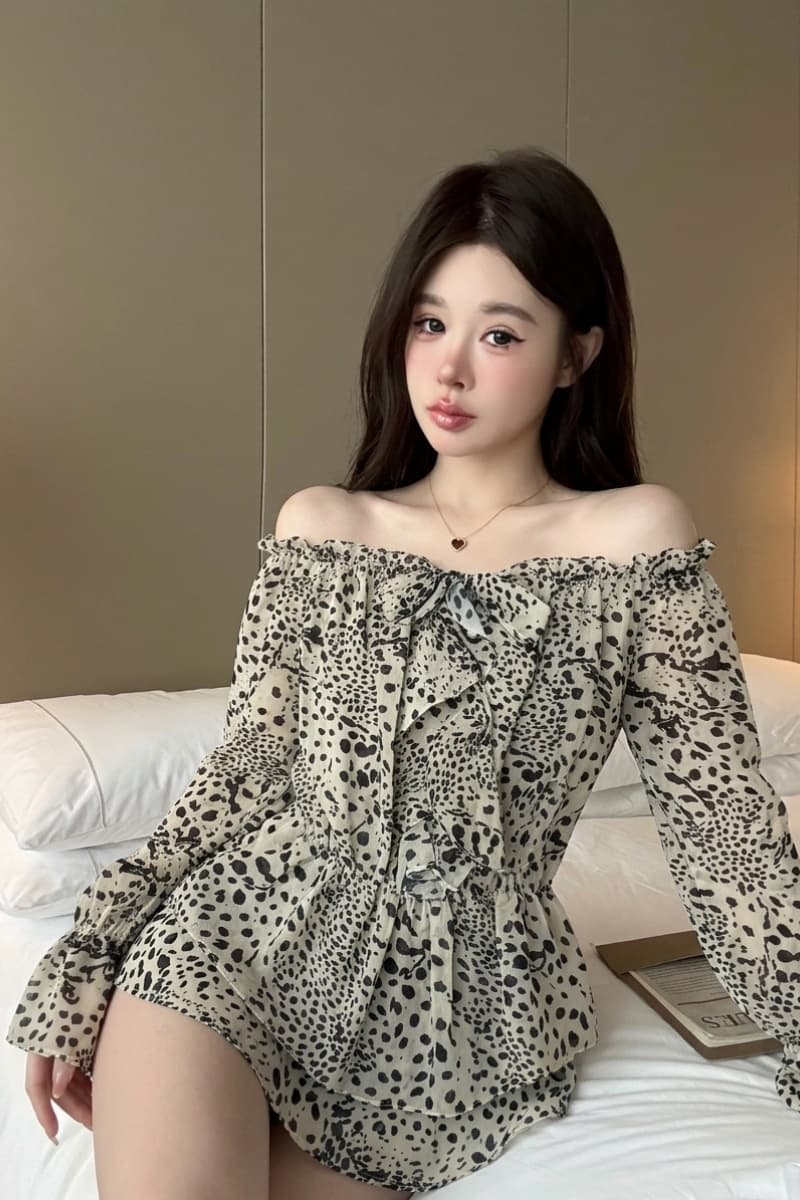 실사 정가 레오파드 무늬 오프숄더 쉬폰 블라우스 맨위 여성 가을 다용도 디자인 센스 프린트 맨위 상세 이미지 3