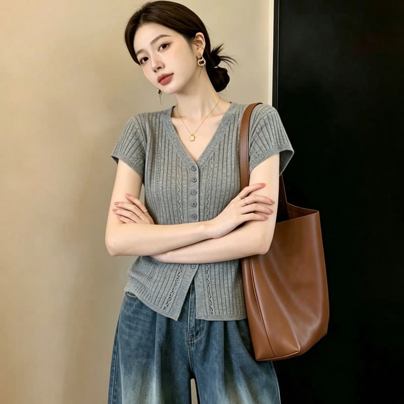 실사 빅 사이즈 여름 얇은 스타일 홀로우 아웃 미니멀리즘 싱글 줄 버튼 V넥 얇고 가벼운 니트 슬림해 보이는 다용도 맨위 여성 이미지 4